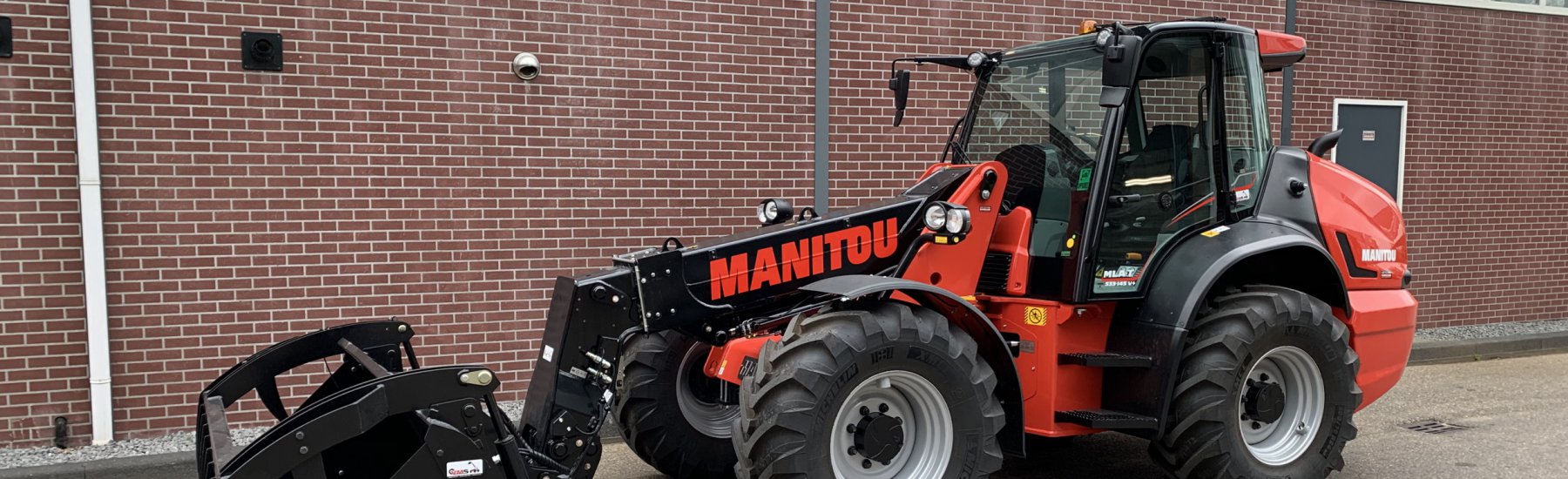 Telehandlers and wheel loaders